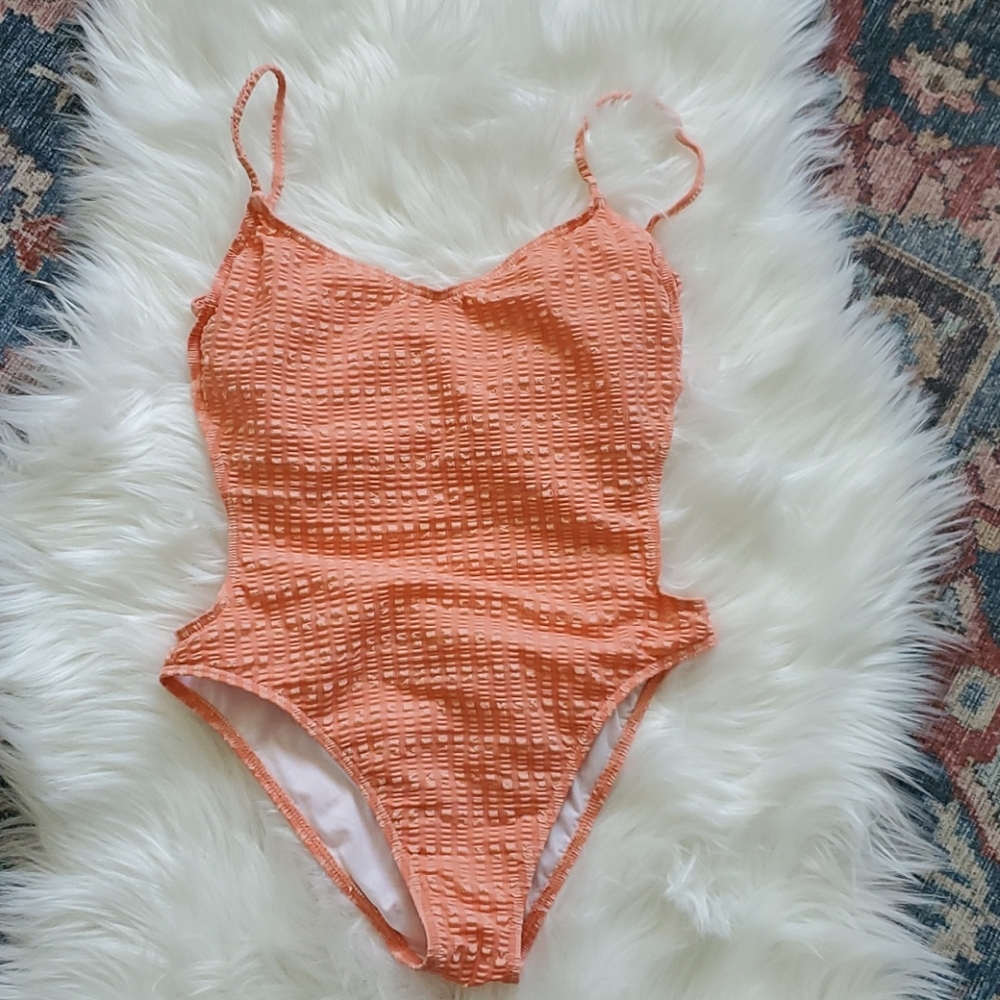 Backless top